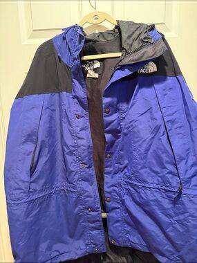 The North Face Men's Royal Blue and Black Raincoat